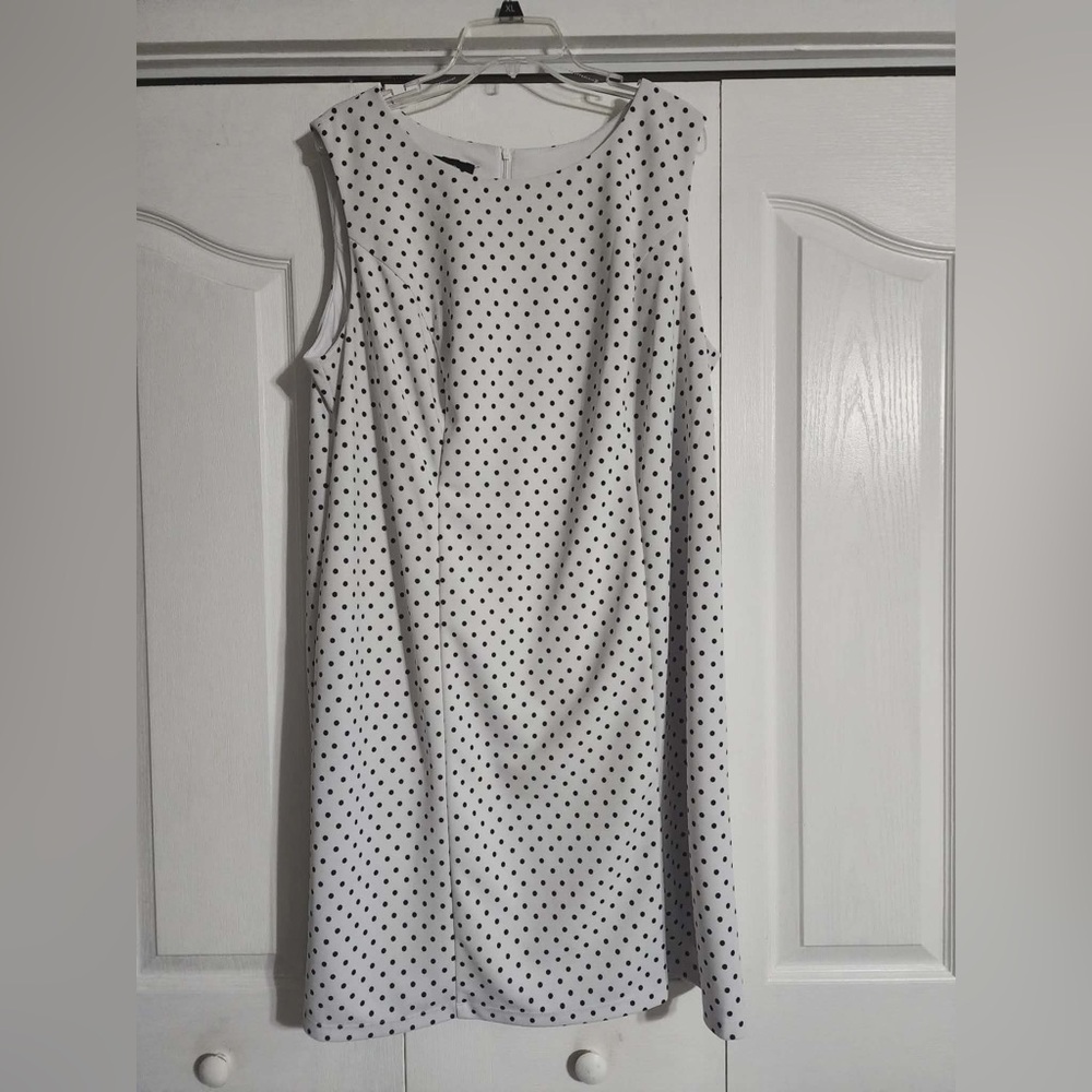 AGB Fully Lines Stylish Black and White Polka Dot Midi Dress